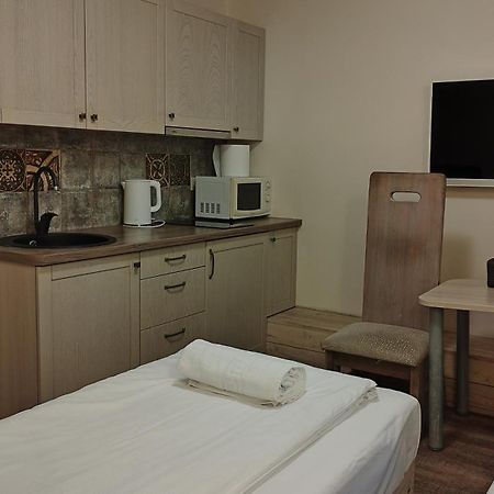 Kubu Ground Floor Rooms Klaipėda Kültér fotó